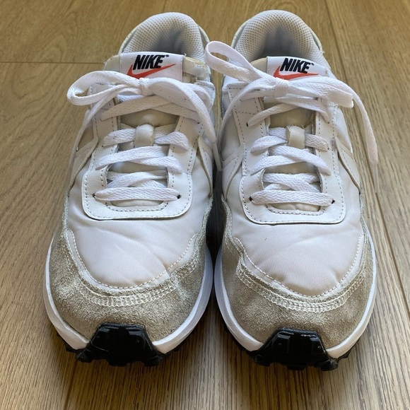 Nike Waffle Debut White and Beige Athletic Shoes Size 8.5 - Picture 4 of 11